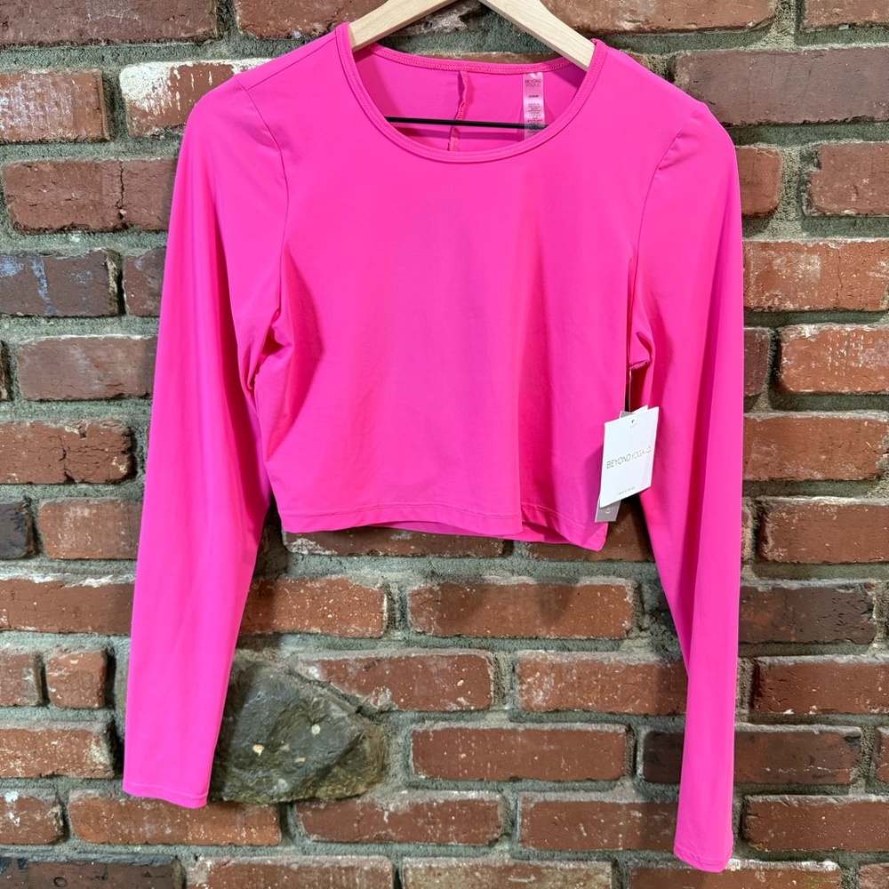 Beyond Yoga women's performance knit resilient cropped pullover size medium pink